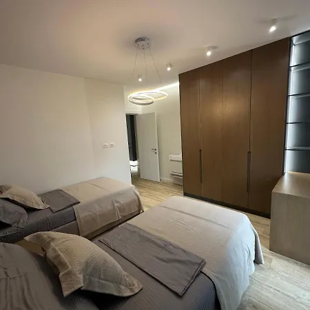 Golden Center Apartment
